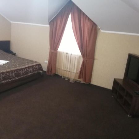 Tropicana Inn Орал Екстер'єр фото