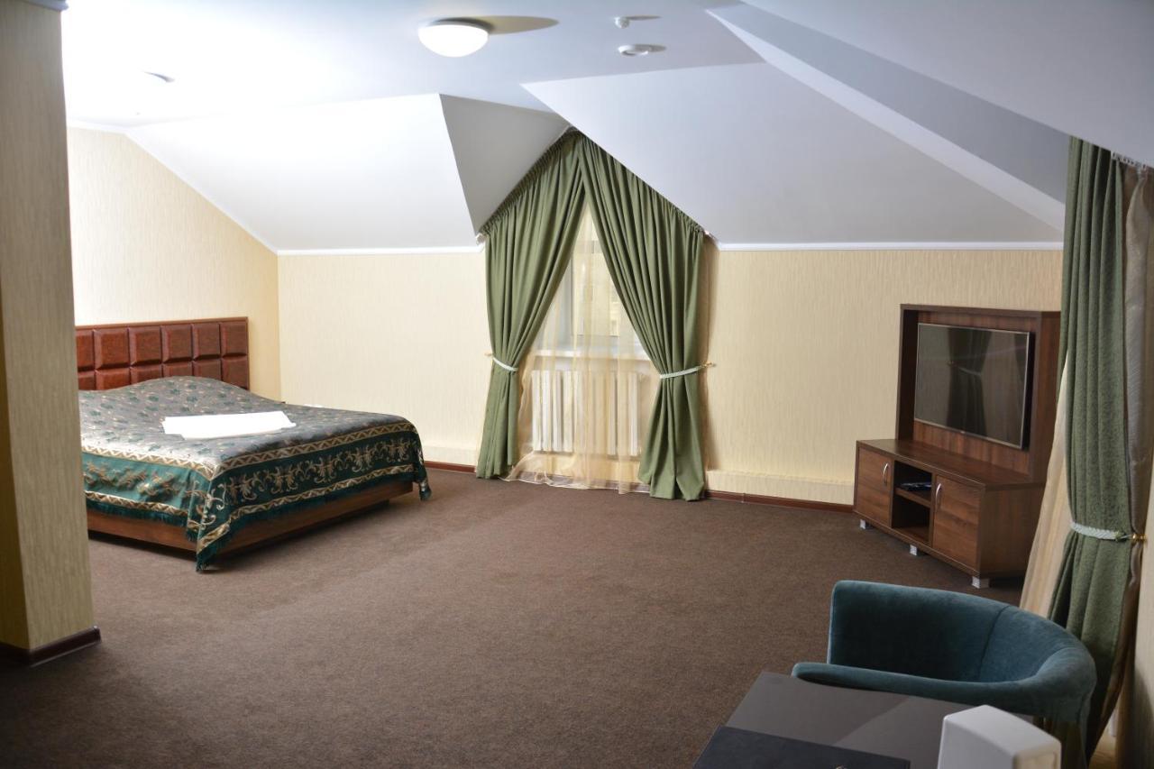 Tropicana Inn Орал Екстер'єр фото